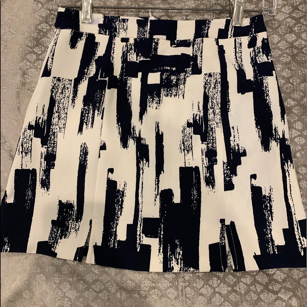 NEW- Aqua printed skirt. XSMALL